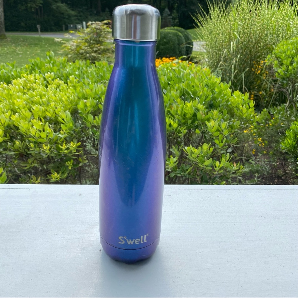 Blue 17 ounce Swell Water Bottle